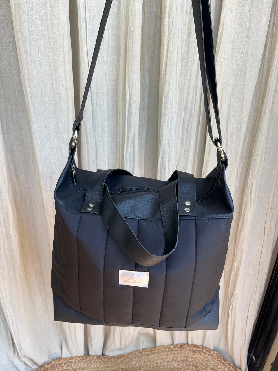 VALENTINA NEGRA COLGADA