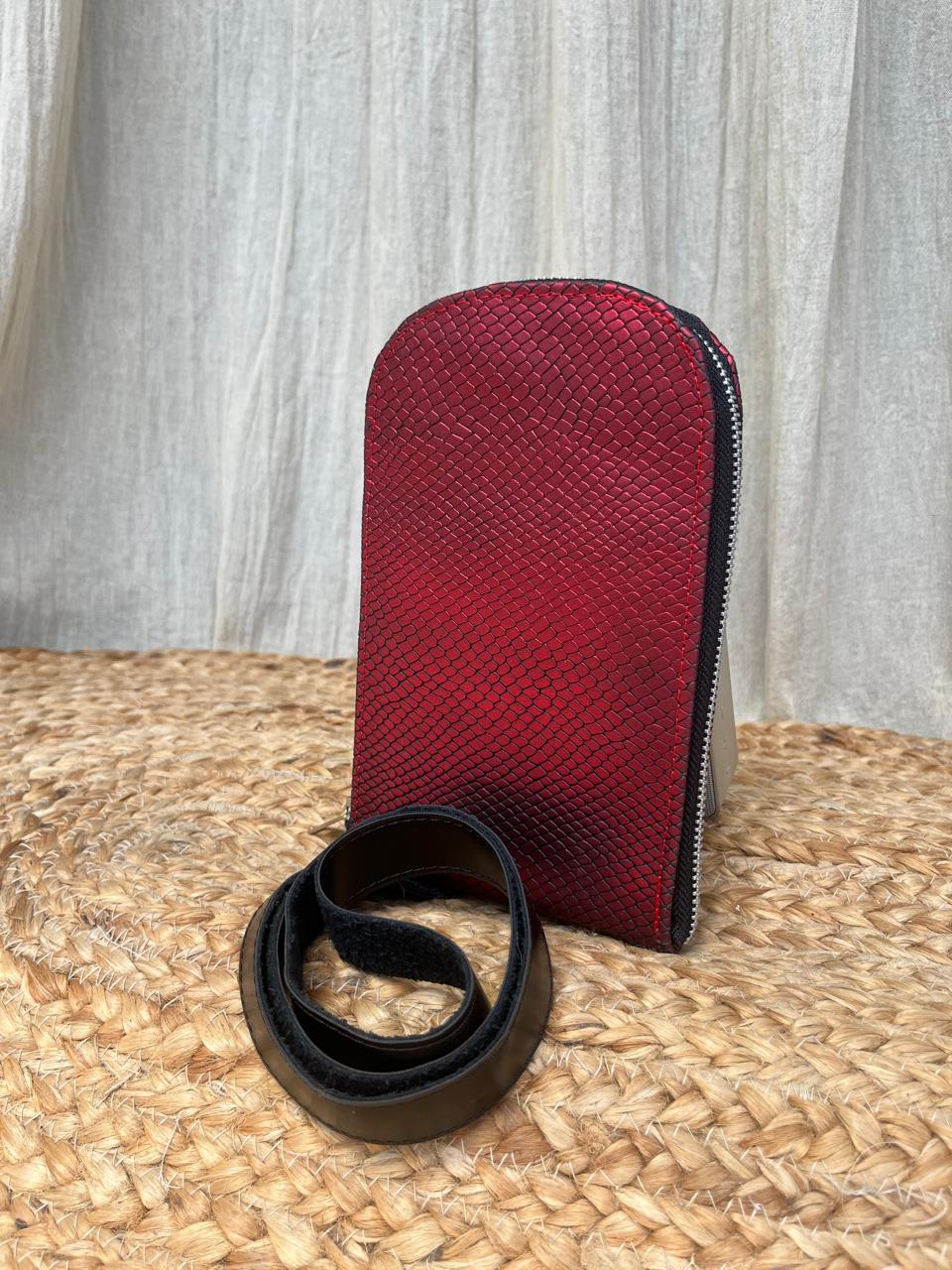 Agatha Art. 8208 Morral rigido porta celu/tarjetas.